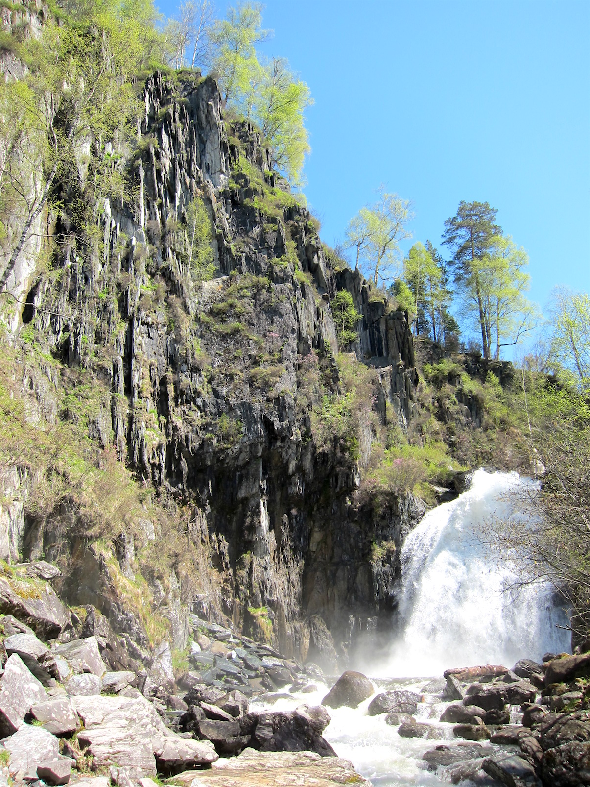 водопад киште на телецком озере